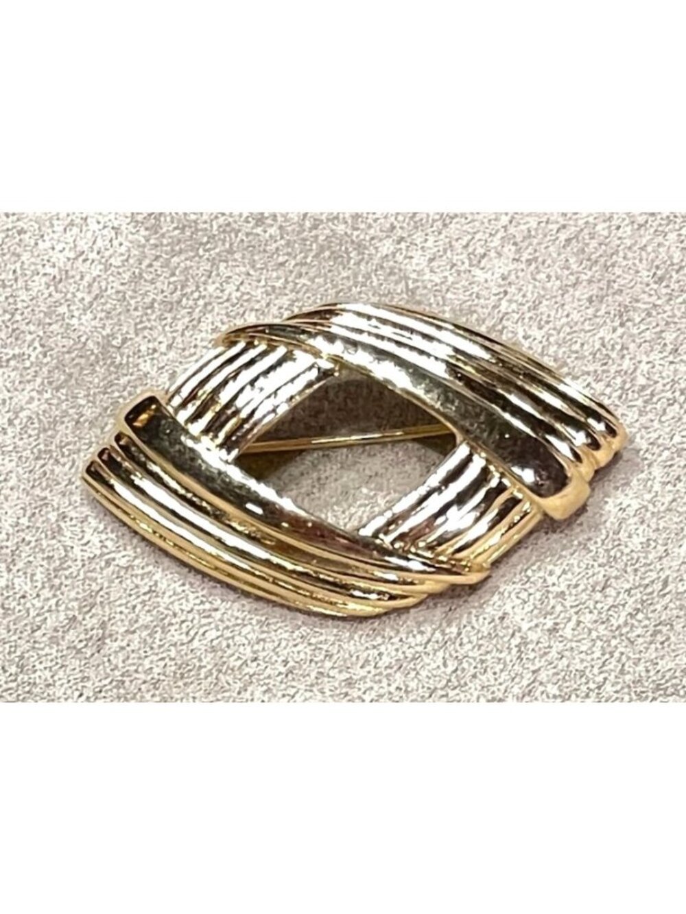 Vintage 70s Trifari Geometric Mod Brooch Gold Tone Abstract Ribbon Eye Pin Signe